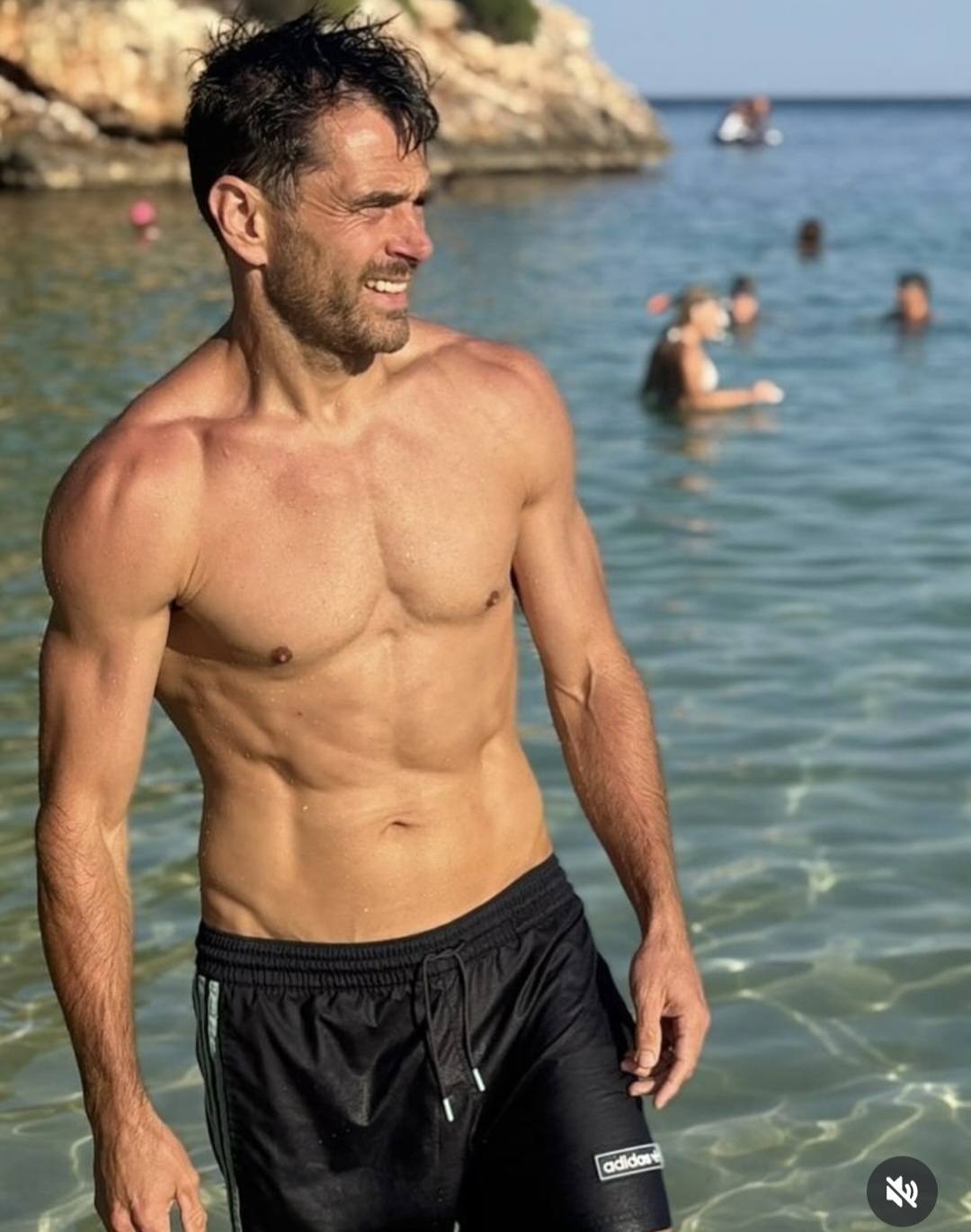 Iain Dean’s life is once again put in danger as the beloved character falls from a cliff.