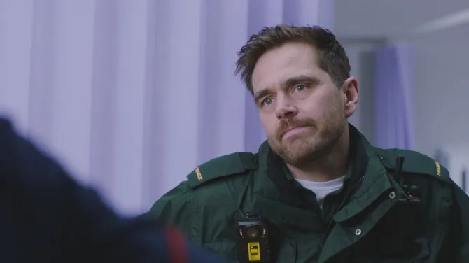 SNOW HOPE Casualty Xmas Special sees devastating car crash leave fan-favourite’s life hanging in the balance in first trailer